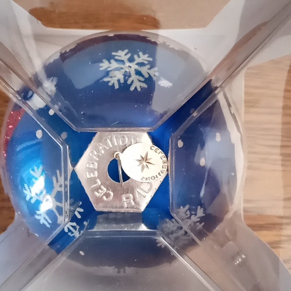 Christopher Radko 2008 Sparkle Santa Ball Christmas Ornament - Picture 6 of 7